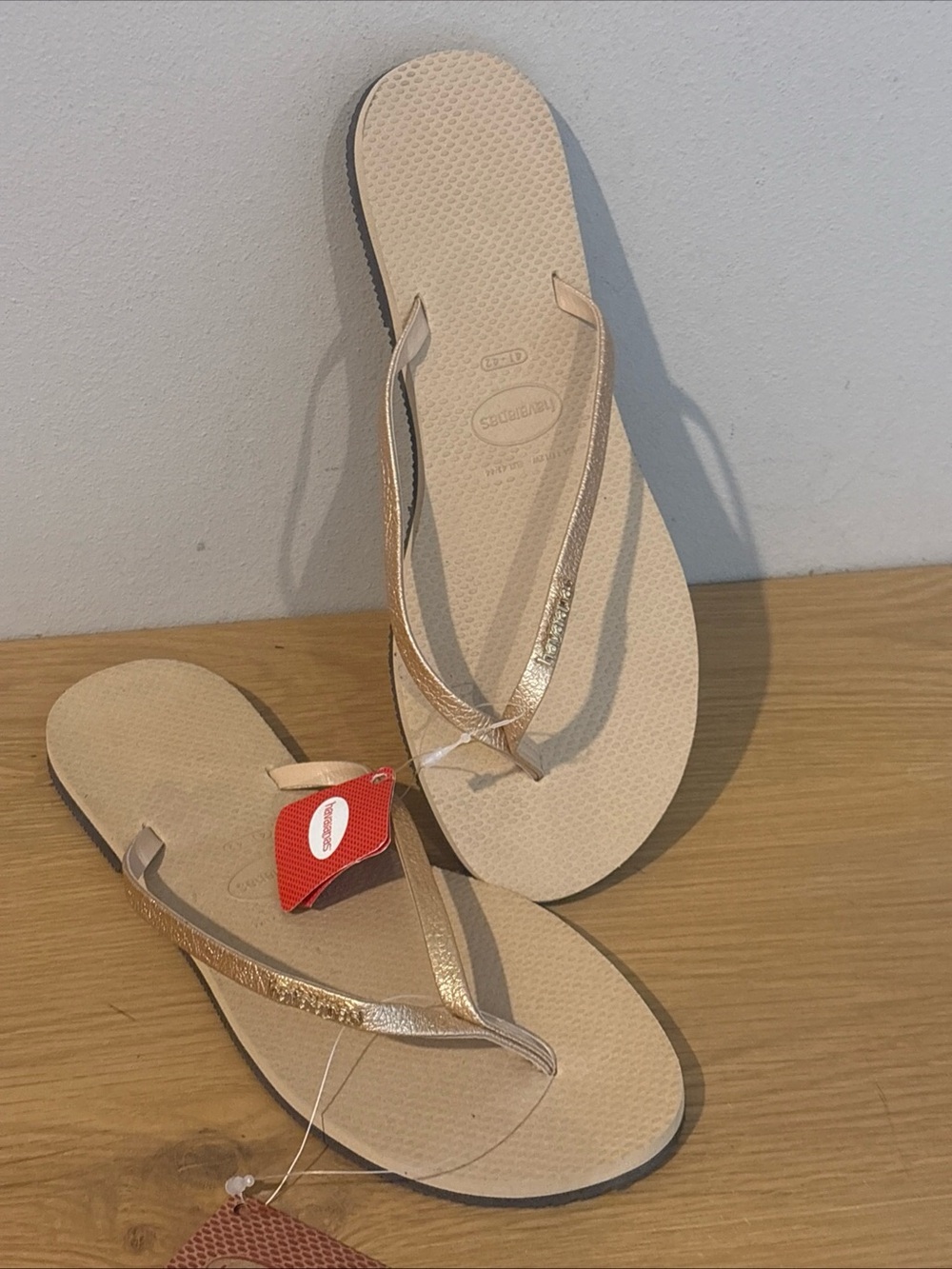 Havaianas Women's Gold Slim Flip Flop  Sandals  Size 11 12 41/42 NEW